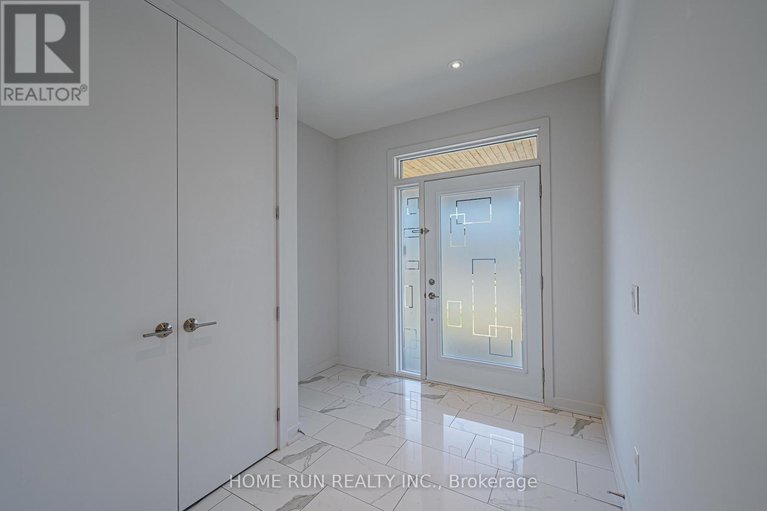 29069528/899-ralph-hennessy-avenue/riverside-southgloucester-glen/ottawa/ontario/K1X0B1_3