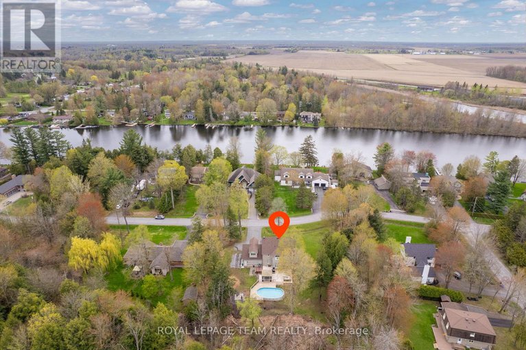 28316771/2377-pine-avenue/manotick-east-to-manotick-station/ottawa/ontario/K4M1B4_46