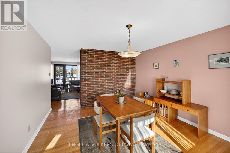 29323423/34-wallford-way/city-viewskylinefisher-heightsparkwood-hills/ottawa/ontario/K2E6B6_14