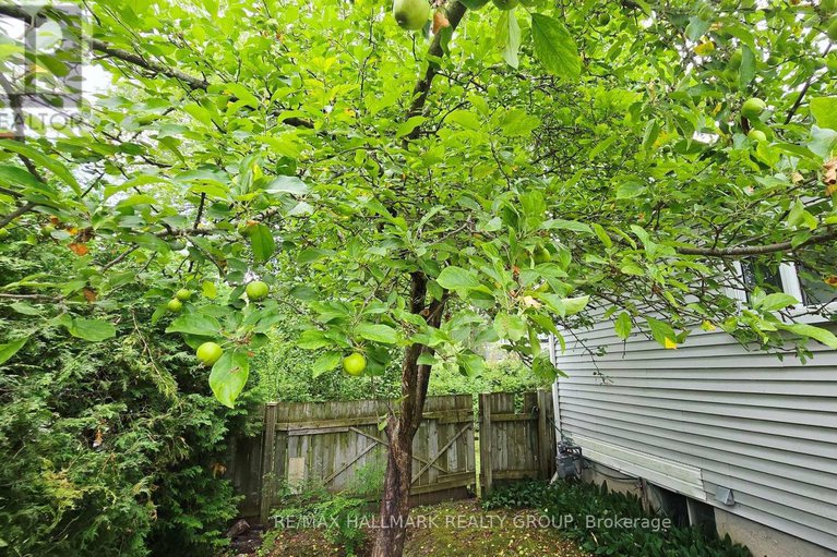 28608345/2923-ahearn-avenue/britannia/ottawa/ontario/K2B7A1_8
