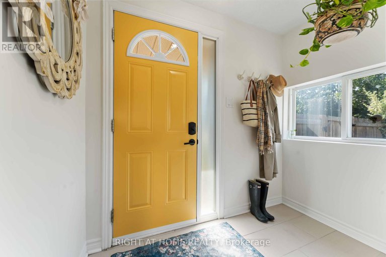 28737074/1-berkshire-way/pheasant-run/ottawa/ontario/K2J2B1_4