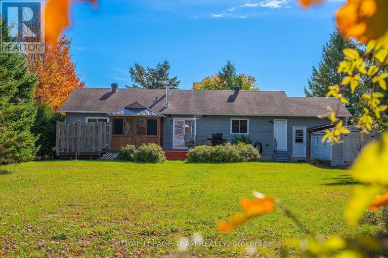 28996461/106-porcupine-trail/dunrobin-shores/ottawa/ontario/K0A1T0_47