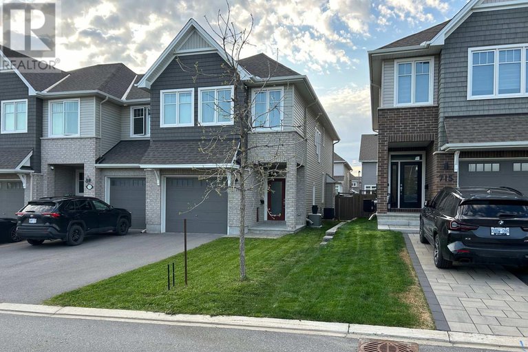 28971562/713-cap-diamant-way/camelot/ottawa/ontario/K4A1J6_1