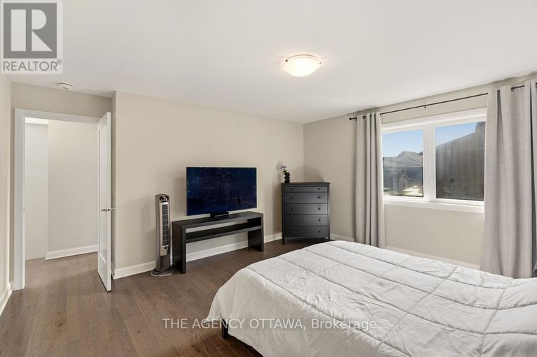 29672100/336-barrett-farm-drive/blossom-parkkemp-parkfindlay-creek/ottawa/ontario/K1T0X8_18