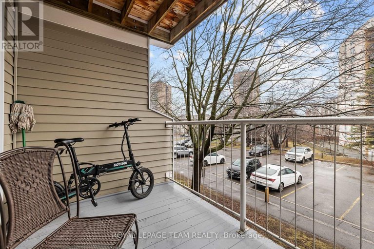 29603328/214-270-brittany-drive/viscount-alexander-park/ottawa/ontario/K1K4M3_21