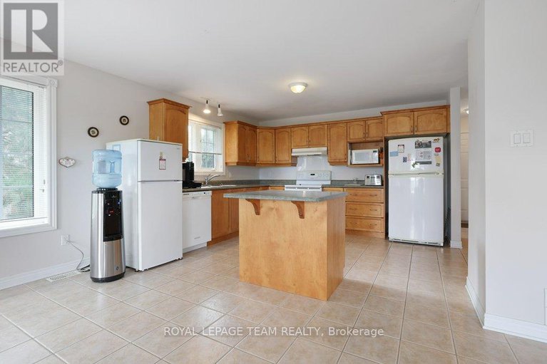 28851988/2120-trailwood-drive/north-gower/ottawa/ontario/K0A2T0_15
