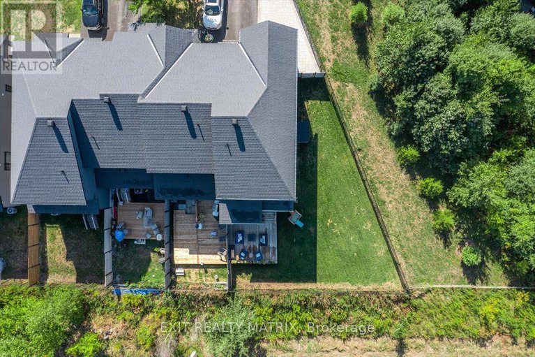 29118512/641-putney-crescent/stittsville-south/ottawa/ontario/K2S2N7_34