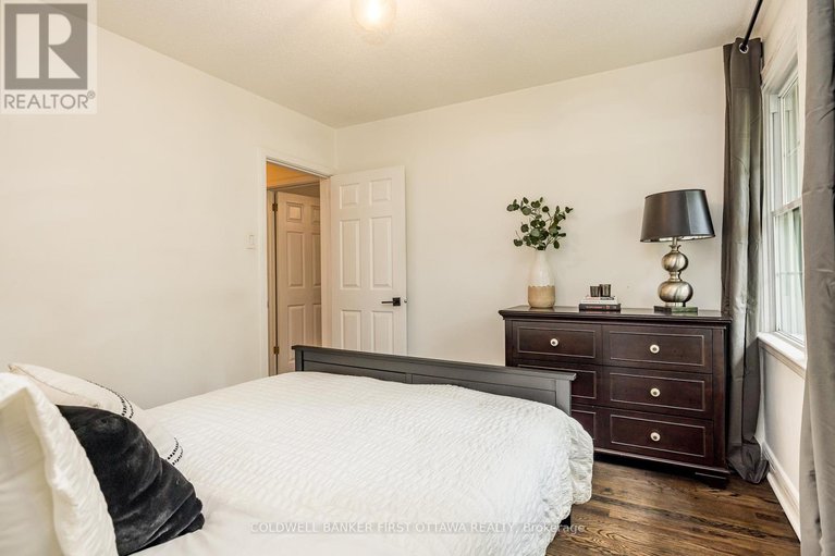 28584277/1-porter-street/stittsville-south/ottawa/ontario/K2S1P8_17