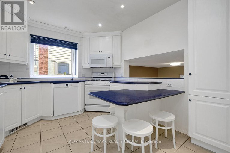 28499292/2149-hubbard-crescent/beacon-hill-north/ottawa/ontario/K1J6L3_11
