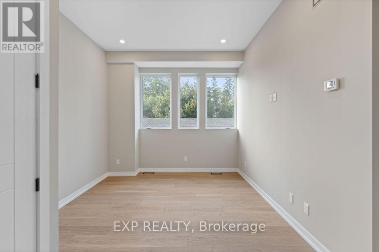 28843557/630-tweedsmuir-avenue/westborohampton-park/ottawa/ontario/K1Z5P5_19