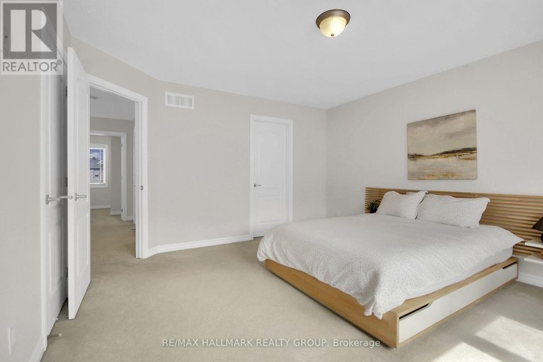 29541635/225-rivertree-street/emerald-meadowstrailwest/ottawa/ontario/K2M0J4_13