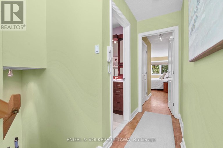28953210/4-74-somerset-street-w/ottawa-centregolden-triangle/ottawa/ontario/K2P0H5_16