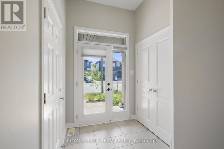 28884791/273-shinleaf-crescent/mer-bleuebradley-estatesanderson-park/ottawa/ontario/K1W0J2_2