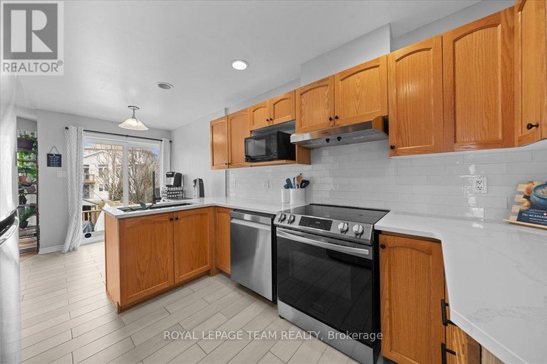 29626575/79-saddlesmith-circle/emerald-meadowstrailwest/ottawa/ontario/K2M2Y5_12