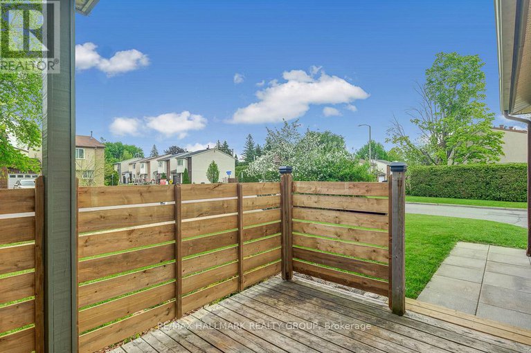 29211937/1701-lafrance-drive/queenswood-heights-south/ottawa/ontario/K1E2L7_3