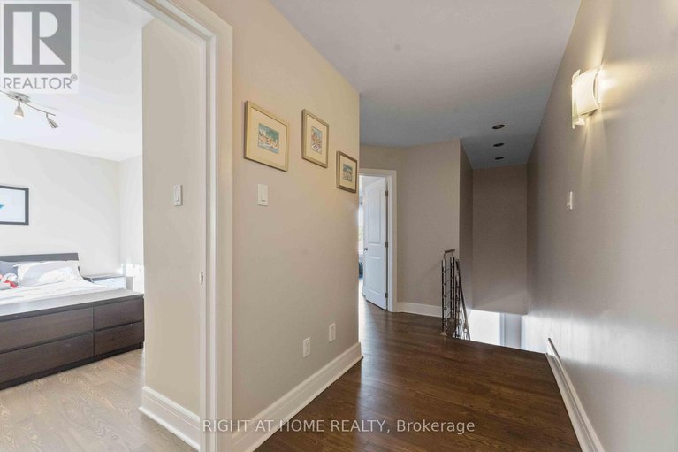 29397114/110-little-london-private/lower-town/ottawa/ontario/K1N0A5_19