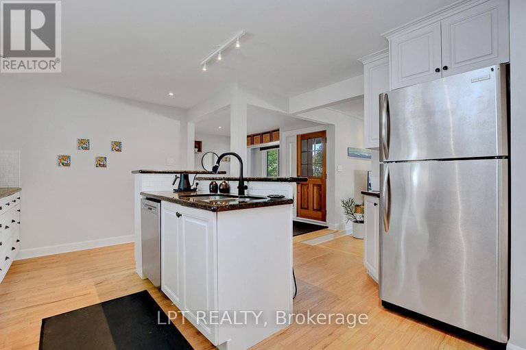 28941530/353-mountbatten-avenue/alta-vistafaircrest-heights/ottawa/ontario/K1H5W2_16