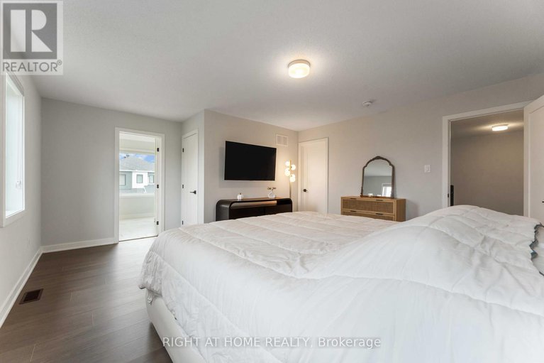 28924271/812-croissant-snap-hook-crescent/half-moon-bay/ottawa/ontario/K2J6H1_24
