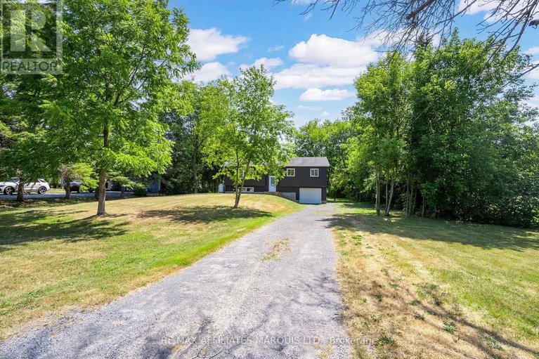 28797294/18222-patrick-street/south-glengarry-charlottenburgh-twp/south-glengarry/ontario/K0C2J0_1