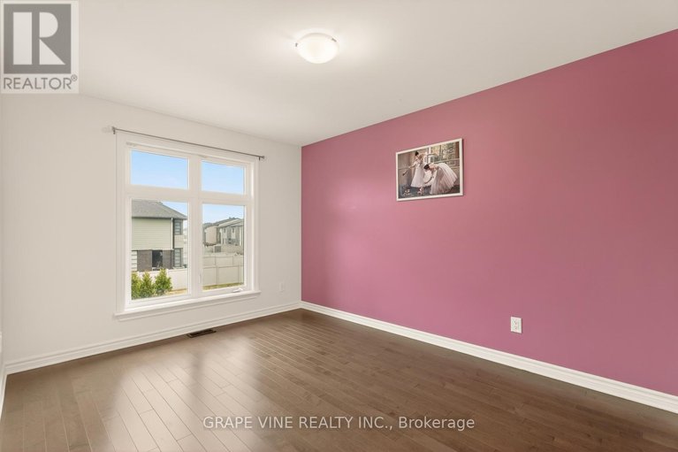 29618523/383-memorial-grove/riverside-southgloucester-glen/ottawa/ontario/K1X0C7_28