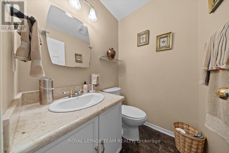28487091/17-stonehedge-parkway/bayshore/ottawa/ontario/K2H8Z3_17