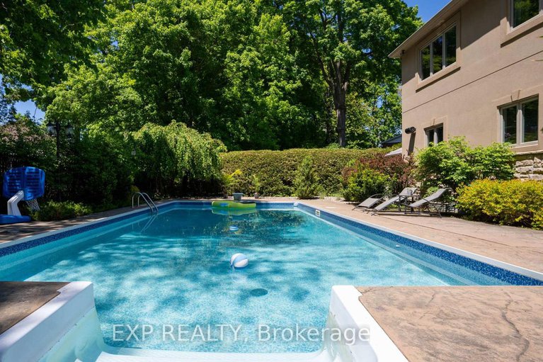 28293980/17-chesswood-court/pineglencountry-place/ottawa/ontario/K2E7E3_39