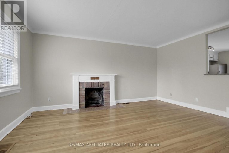 28329411/312-mountbatten-avenue/alta-vistafaircrest-heights/ottawa/ontario/K1H5W3_5