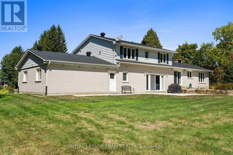 28889906/1640-century-road-e/manotick-south-to-roger-stevens/ottawa/ontario/K0A2E0_36