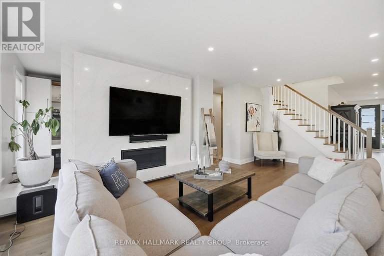 29074044/120-des-tournesols-court/mer-bleuebradley-estatesanderson-park/ottawa/ontario/K1W0J2_17