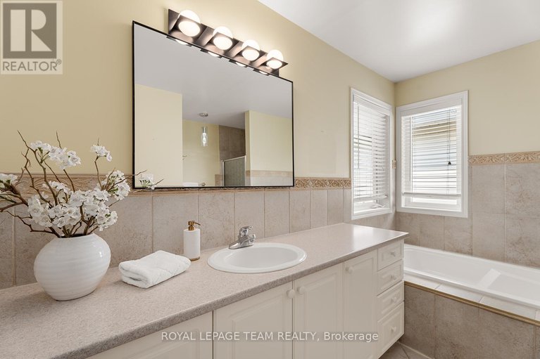 28487082/33-valencia-street/barrhaven-east/ottawa/ontario/K2G6T1_16