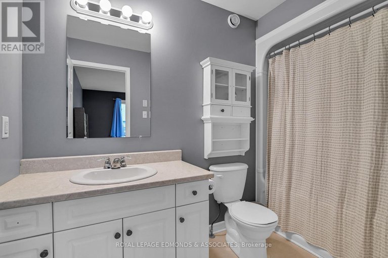 28381416/91-haramis-drive/renfrew/renfrew/ontario/K7V4M4_18
