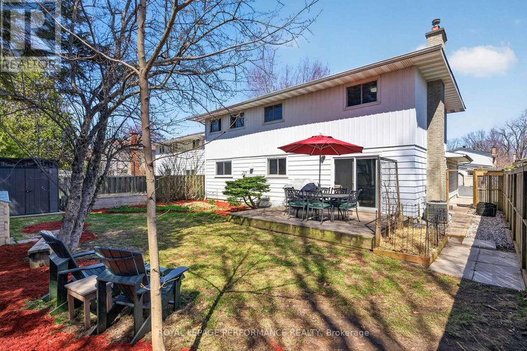 29668804/31-northpark-drive/blackburn-hamlet/ottawa/ontario/K1B3R7_38