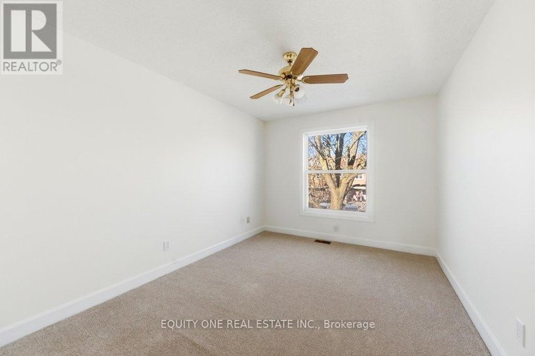 29451854/35-willwood-crescent/cedargrovefraserdale/ottawa/ontario/K2J4B2_17