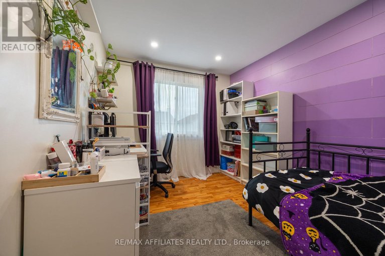 29083529/1687-tache-way/fallingbrookpineridge/ottawa/ontario/K4A2T5_25