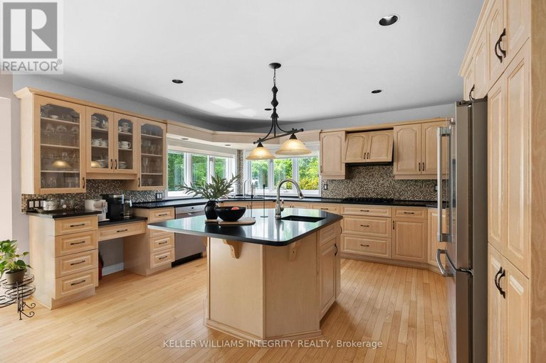 28466122/22-marchbrook-circle/rural-kanata-central/ottawa/ontario/K2W1A1_11