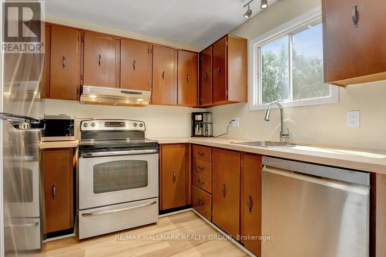 28845006/44-turret-court/glencairnhazeldean/ottawa/ontario/K2L2L1_12