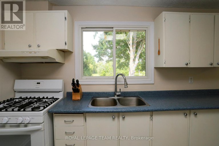 28735574/82-maitland-street-s/richmond/ottawa/ontario/K0A2Z0_13