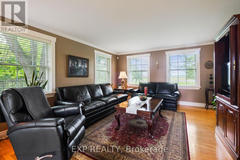 28754156/183-hamilton-road/russell-twp/russell/ontario/K4R0J1_2