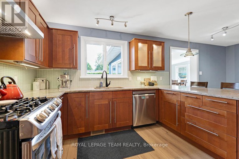 29263436/3-roberta-crescent/pheasant-run/ottawa/ontario/K2J1G5_23