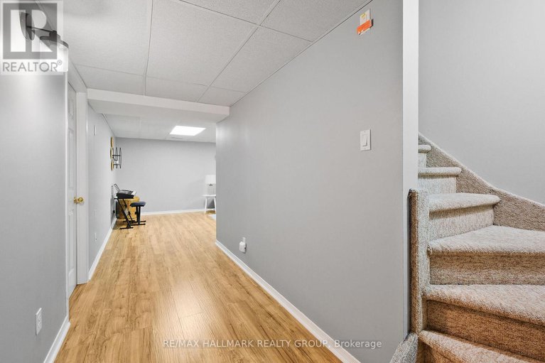 28342814/35-willow-glen-drive/bridlewood/ottawa/ontario/K2M1K8_24