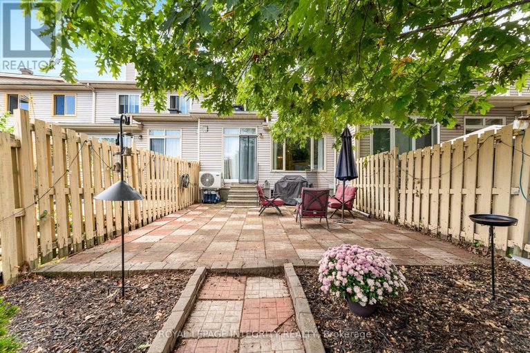 28929177/5-banchory-crescent/morgans-grantsouth-march/ottawa/ontario/K2K2V4_29