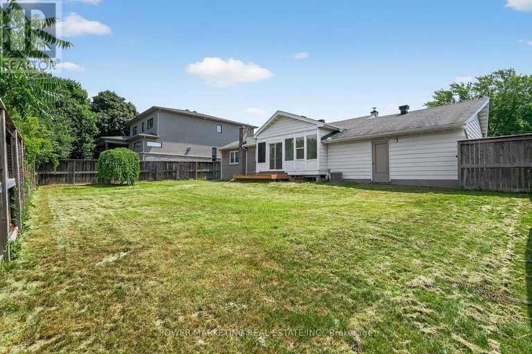 28666860/9-epworth-avenue/meadowlandsst-claire-gardens/ottawa/ontario/K2G2L4_32