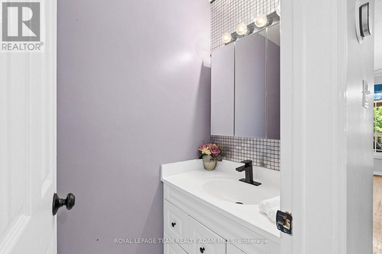 28573380/607-tourelle-drive/fallingbrookgardenway-south/ottawa/ontario/K4A3H5_18