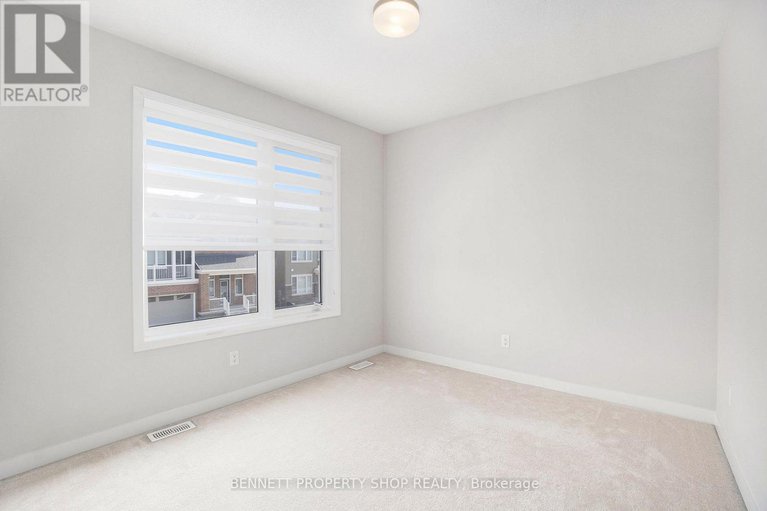 28231543/161-rugosa-street/half-moon-bay/ottawa/ontario/K2J6X4_12