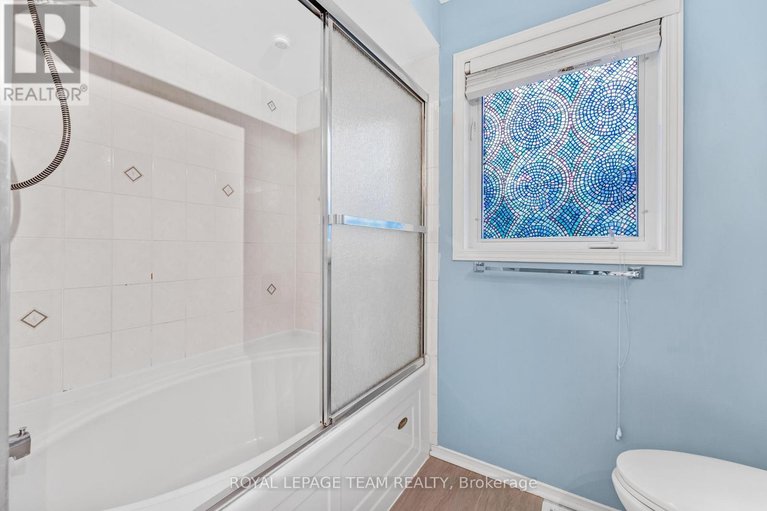 28771341/18-oakham-ridge/morgans-grantsouth-march/ottawa/ontario/K2K3B3_23