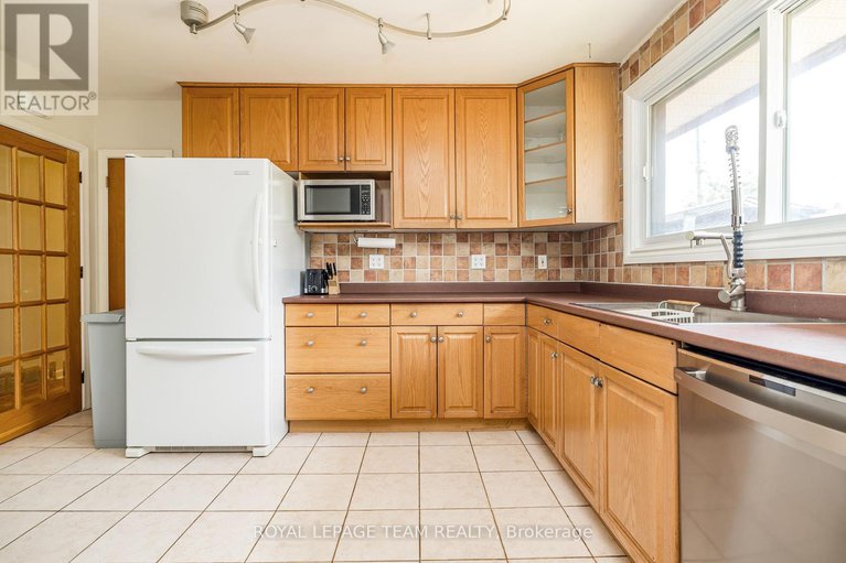 28577001/2740-moncton-road/queensway-terrace-north/ottawa/ontario/K2B7W1_12