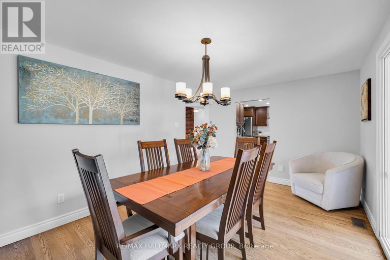 28989053/118-queensline-drive/bruce-farmgraham-parkqualicumbellands/ottawa/ontario/K2H7J5_12