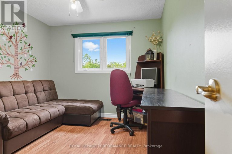 28895549/2463-orient-park-drive/blackburn-hamlet-south/ottawa/ontario/K1B4N2_23