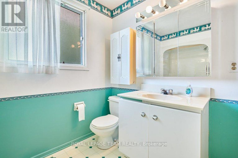 28515149/16-keewatin-crescent/borden-farmstewart-farmcarleton-heightsparkwood-hills/ottawa/ontario/K2E6Z1_27