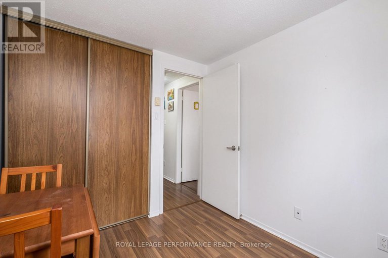 28652636/20-lovell-lane/westcliffe-estates/ottawa/ontario/K2H9B6_17